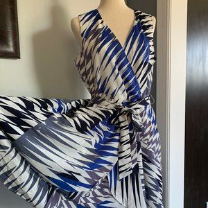 Banana Republic Sleeveless Flowing Cocktail Dress!